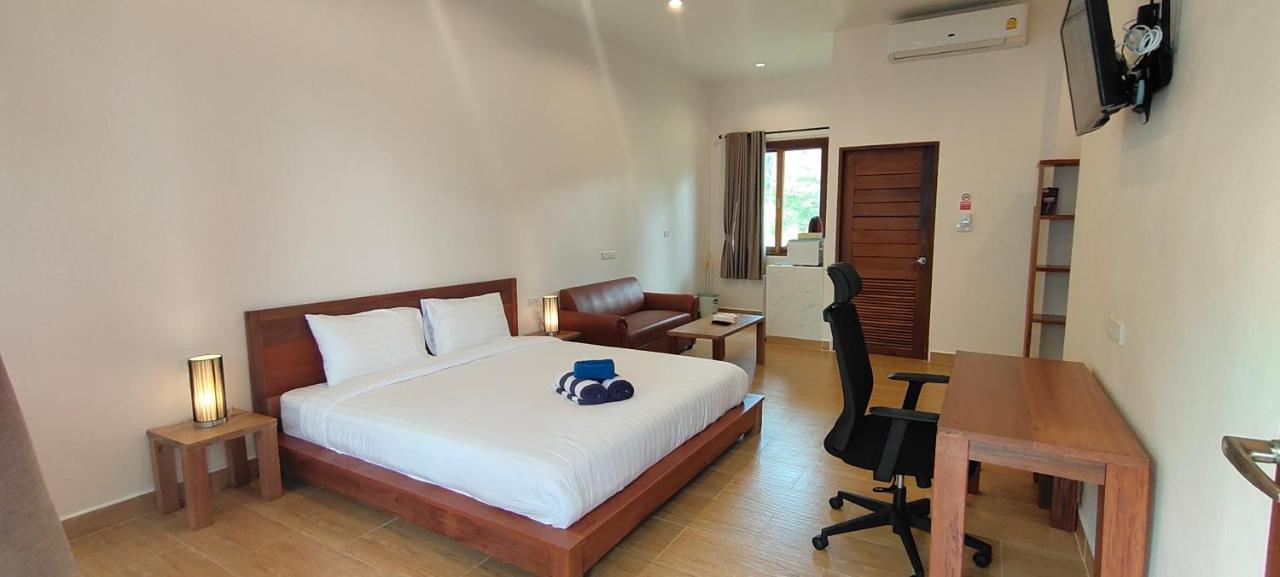 Le Grand Bleu Hotel Wok Tum Buitenkant foto