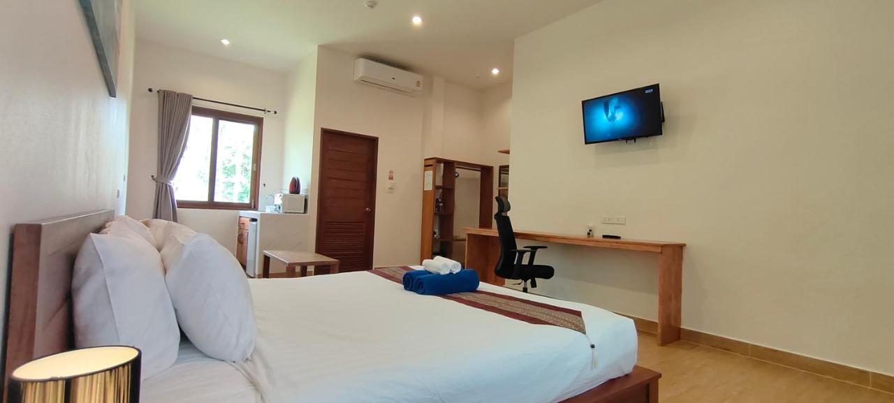Le Grand Bleu Hotel Wok Tum Buitenkant foto